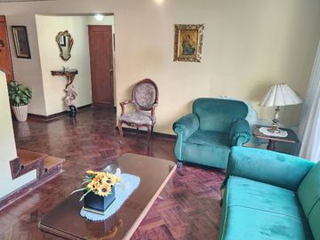 CASA 3 PISOS CON DPTO PARALELA 13 AV. LA MARINA