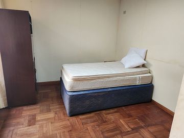 CASA 3 PISOS CON DPTO PARALELA 13 AV. LA MARINA