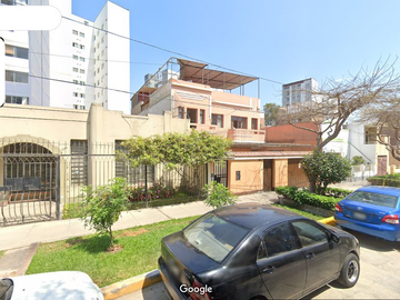 ¡Gran Oportunidad en Jesús María! Casa en Venta a Precio de Terreno