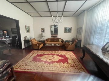¡Gran Oportunidad en Jesús María! Casa en Venta a Precio de Terreno