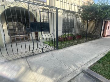 ¡Gran Oportunidad en Jesús María! Casa en Venta a Precio de Terreno