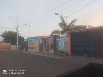 terreno esquinero de venta en manta zona centro