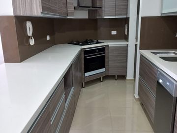 Vendo amplio apto como nuevo, excelente zona social. -A