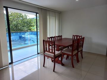 Vendo amplio apto como nuevo, excelente zona social. -A