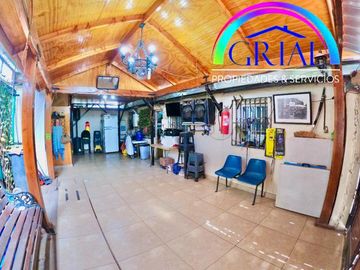 Gran Casa con local comercial en Ñuñoa