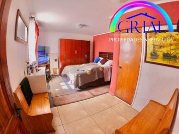 Gran Casa con local comercial en Ñuñoa