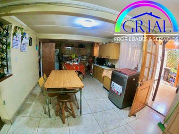 Gran Casa con local comercial en Ñuñoa