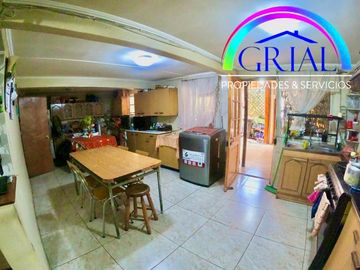 Gran Casa con local comercial en Ñuñoa