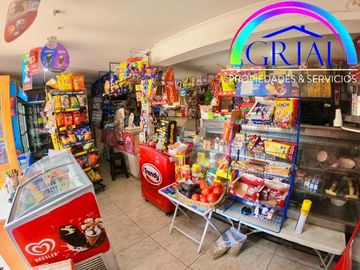 Gran Casa con local comercial en Ñuñoa