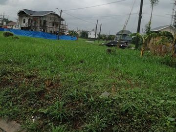 Super clean Title Lot 121sqm Facing east almost across pocket Garden