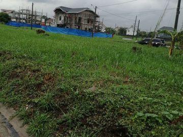 Super clean Title Lot 121sqm Facing east almost across pocket Garden