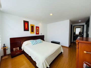 Casa independiente de venta en la mitad del mundo urb. la marca