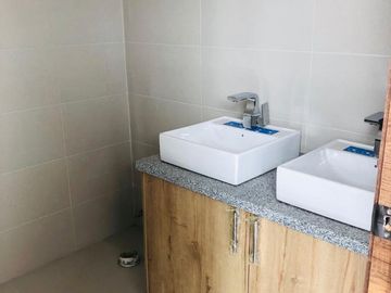 Casa de venta en cumbaya a estrenar