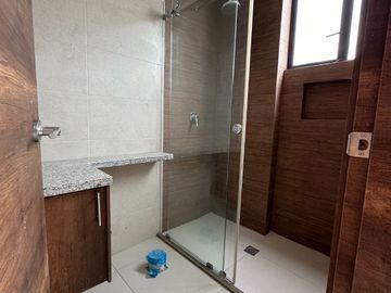 Casa de venta en cumbaya a estrenar