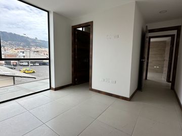 Casa de venta en cumbaya a estrenar
