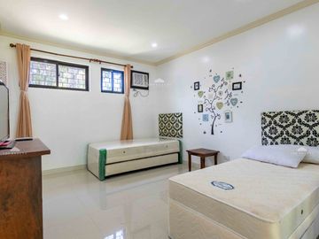 Bright and Airy, Private Resort, Airbnb Vacation House for Sale with Spacious Landscape Garden in Tagaytay, Cavite