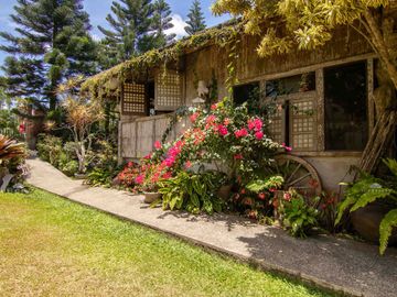 Bright and Airy, Private Resort, Airbnb Vacation House for Sale with Spacious Landscape Garden in Tagaytay, Cavite