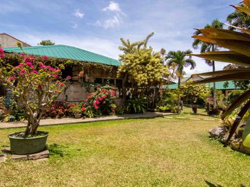 Bright and Airy, Private Resort, Airbnb Vacation House for Sale with Spacious Landscape Garden in Tagaytay, Cavite