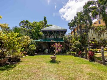 Bright and Airy, Private Resort, Airbnb Vacation House for Sale with Spacious Landscape Garden in Tagaytay, Cavite
