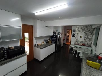 PRECIOSO DEPARTAMENTO CON AMPLIA TERRAZA EN BATALLONES LIBRES DE TRUJILLO, SANTIAGO DE SURCO