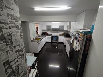 PRECIOSO DEPARTAMENTO CON AMPLIA TERRAZA EN BATALLONES LIBRES DE TRUJILLO, SANTIAGO DE SURCO