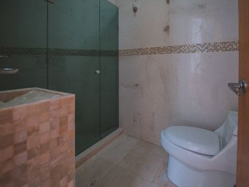 RESIDENCIA EN VENTA EN FRACCIONAMIENTO EL LUCERO