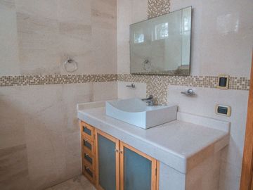 RESIDENCIA EN VENTA EN FRACCIONAMIENTO EL LUCERO