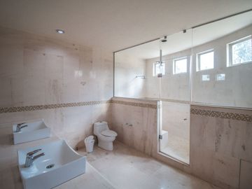 RESIDENCIA EN VENTA EN FRACCIONAMIENTO EL LUCERO