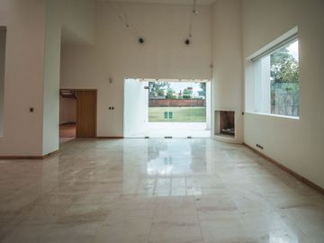 RESIDENCIA EN VENTA EN FRACCIONAMIENTO EL LUCERO