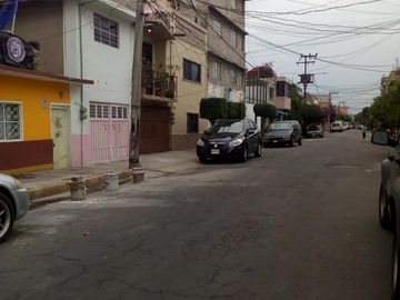 Casa, para 4 familias