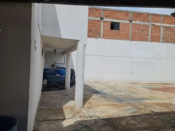 VENTA DE 2 LOCALES, UN DEPARTAMENTO Y UN SALÓN DE EVENTOS EN ARAGÓN - CENTRO, QUERÉTARO.