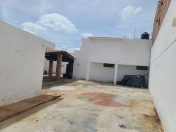 VENTA DE 2 LOCALES, UN DEPARTAMENTO Y UN SALÓN DE EVENTOS EN ARAGÓN - CENTRO, QUERÉTARO.