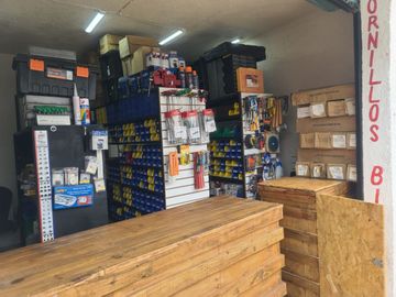 VENTA DE 2 LOCALES, UN DEPARTAMENTO Y UN SALÓN DE EVENTOS EN ARAGÓN - CENTRO, QUERÉTARO.