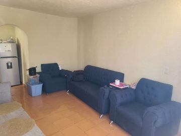 VENTA DE 2 LOCALES, UN DEPARTAMENTO Y UN SALÓN DE EVENTOS EN ARAGÓN - CENTRO, QUERÉTARO.