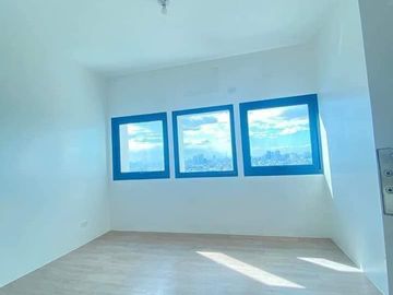 Rent to Own Condo near Ateneo , UP Diliman, Meriam Collage Studio A Katipunan