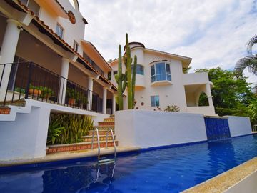 Villa con vista al mar y acceso a la playa - Huatulco