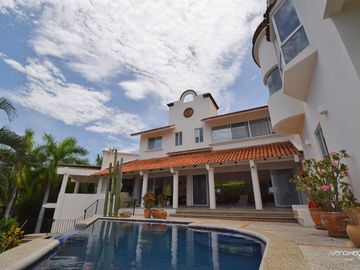 Villa con vista al mar y acceso a la playa - Huatulco
