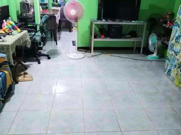 🏠🌟 Prime Investment Opportunity! Dual Delight Houses in Brgy Rizal, Makati | 7 Bedroom Masterpiece (White) with 4 Floors, 3 Bedroom Oasis (Green) with