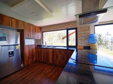 EN VENTA HACIENDA 60 HECTAREAS 20 MIN DEL AEROPUERTO DE QUITO