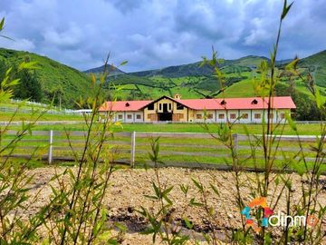 EN VENTA HACIENDA 60 HECTAREAS 20 MIN DEL AEROPUERTO DE QUITO
