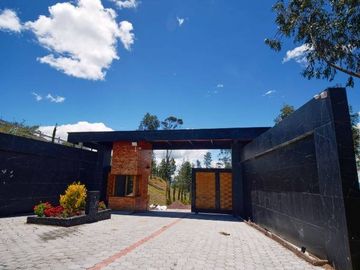 EN VENTA HACIENDA 60 HECTAREAS 20 MIN DEL AEROPUERTO DE QUITO