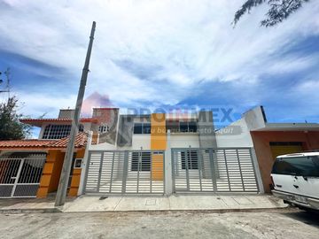 ULTIMA CASA EN VENTA ATRAS DE LA UVM COL REVOLUCION BOCA DEL RIO