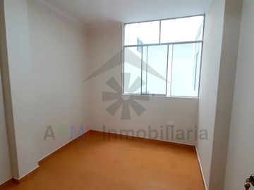 MINIDEPARTAMENTO EN SEGUNDO PISO COSTADO DE LA UNIVERSIDAD SIPÁN