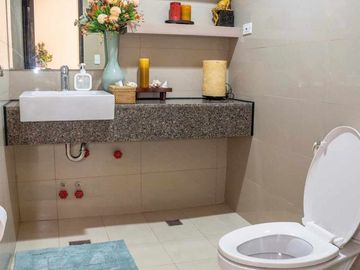 furnished 2-bedroom condo unit with 1-car park, for sale in Mactan Newtown