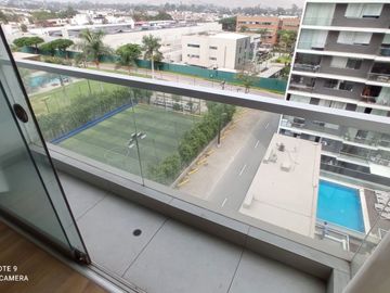 VENTA DE AMPLIO  DEPARTAMENTO EN CONDOMINIO EN LA MOLINA