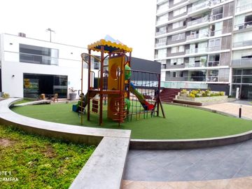 VENTA DE AMPLIO  DEPARTAMENTO EN CONDOMINIO EN LA MOLINA