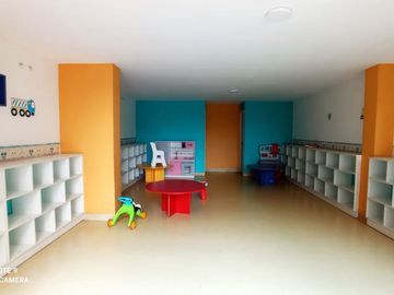 VENTA DE AMPLIO  DEPARTAMENTO EN CONDOMINIO EN LA MOLINA