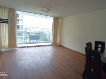 VENTA DE AMPLIO  DEPARTAMENTO EN CONDOMINIO EN LA MOLINA