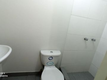 VENTA DE AMPLIO  DEPARTAMENTO EN CONDOMINIO EN LA MOLINA