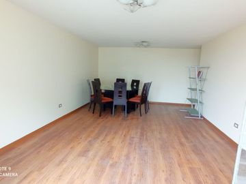 VENTA DE AMPLIO  DEPARTAMENTO EN CONDOMINIO EN LA MOLINA